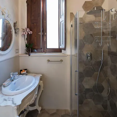 בית הארחה Caterina Residenza ראבנה